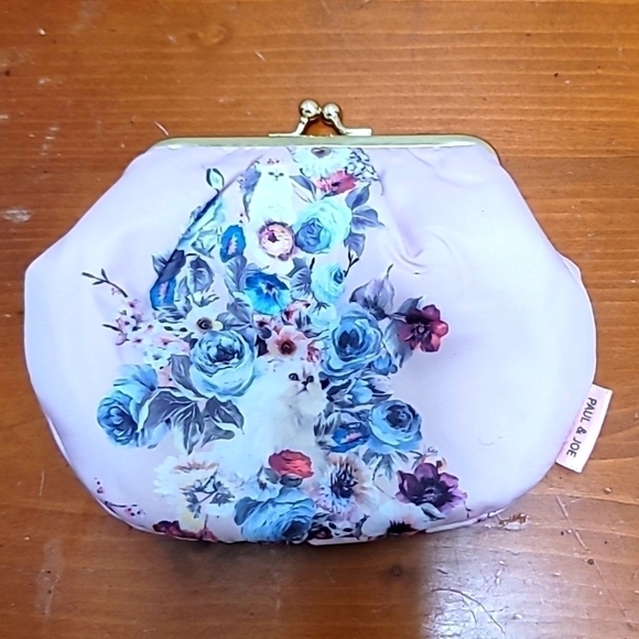 PAUL & JOE KITTEN POUCH GRANNYCORE POLYESTER METAL COIN WALLET IN PINK FLOWERS - Picture 2 of 5